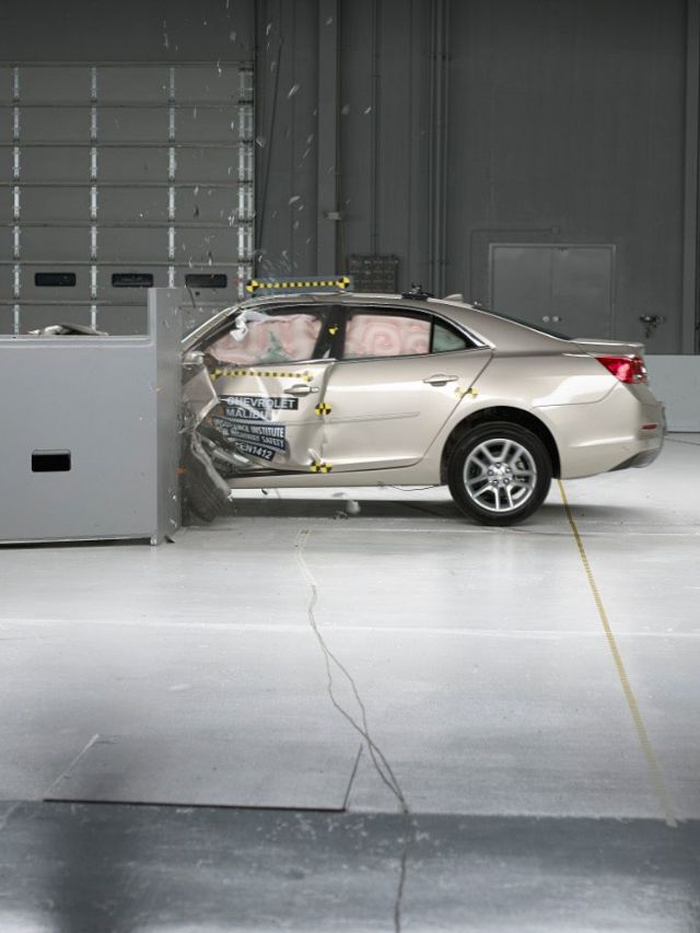 Crash Test नंतर नवीन गाड्यांचे काय होते? जाणून तुम्हालाही वाटेल आश्चर्य