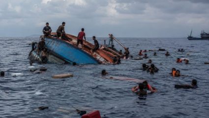 Rohingya: म्यानमारच्या किनाऱ्याजवळ मोठी दुर्घटना; समुद्रात 500हून अधिक रोहिंग्या निर्वासित बुडाल्याची भीती, UNडून चिंता व्यक्त