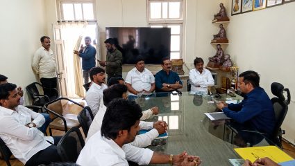 Satara News: कराड पालिकेला भाजपचा ‘बोंबाबोंब’ आंदोलनाचा इशारा; रखडलेल्या विकासकामांवर प्रशासनाला धारेवर