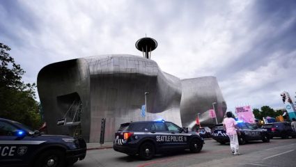 Seattle Shooting: अमेरिकेतील सिएटलमध्ये ‘स्पेस नीडल’जवळ फूड फेस्टिव्हलदरम्यान अंधाधुंद गोळीबार; दोन जणांचा मृत्यू, 5 जखमी