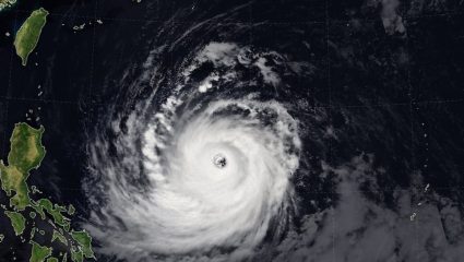 Typhoon Bavi update : चीन आणि तैवानवर गंभीर संकट! ताशी 162 किमी वेगाने पुढे सरकत आहे बावी चक्रीवादळ, 50 जणांचा मृत्यू
