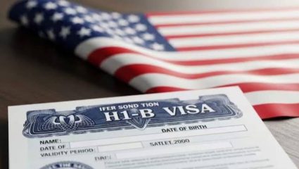 US Visa Investigations : भारतीयांचे अमेरिकन ड्रीम धोक्यात? H-1B व्हिसा गैरव्यवहार प्रकरणी चौकशी सुरु; IT कंपन्यांची वाढली चिंता