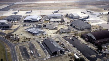 US Military Bases : अमेरिकेची आखाती देशांतून मोठी माघार; 89 लष्करी तळांपैकी निवडक तळ बंद होणार, का वाढली भारताची चिंता?
