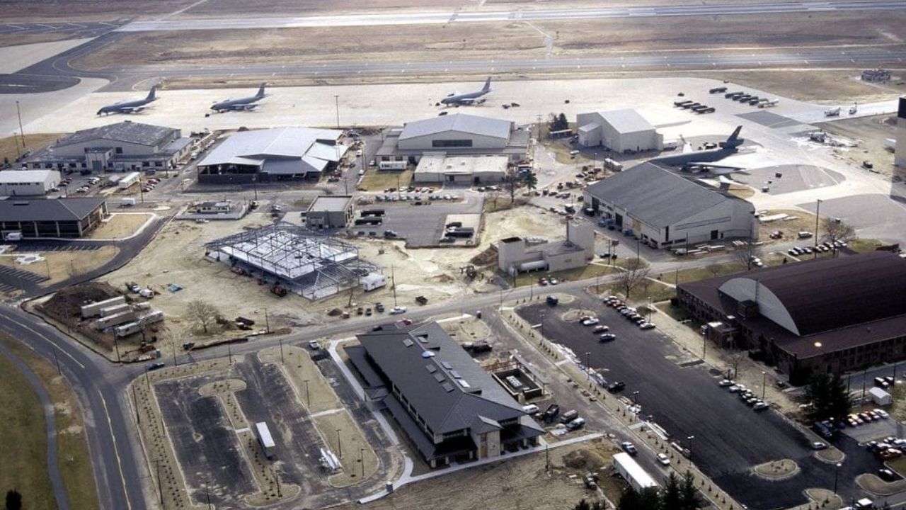 US Military Bases : अमेरिकेची आखाती देशांतून मोठी माघार; 89 लष्करी तळांपैकी निवडक तळ बंद होणार, का वाढली भारताची चिंता?