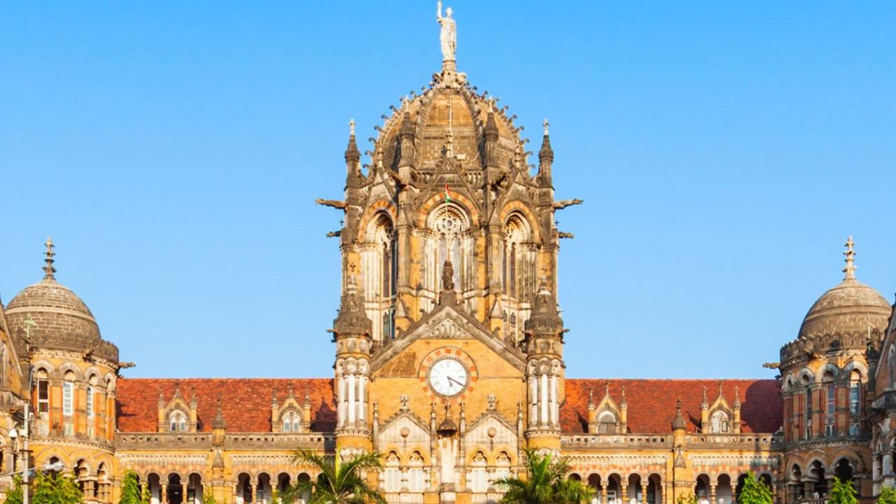 Mumbai News: ‘सीएसएमटी ‘च्या घुमटाला गळती! जुन्या दगडांचा सच्छिद्रपणा कारणीभूत; आरएलडीएने दिले स्पष्टीकरण