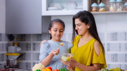 रोजच्या आहारात नियमित खा ‘हे’ पौष्टिक पदार्थ! शरीरात दिवसभर टिकून राहील ऊर्जा, दिसाल अधिक तरुण