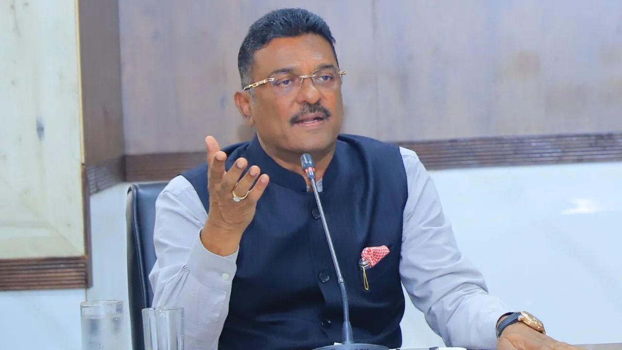 व्यावसायिक चालकांना मराठी बंधनकारक! १६ ऑगस्ट २०२६ पासून अंमलबजावणी होणार; कायदेशीर अट नसून सामाजिक बांधिलकी