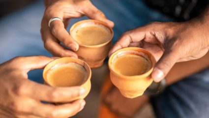 झोपेतून उठल्यानंतर लगेच चहा पित असाल तर थांबा! जाणून घ्या उपाशी पोटी चहा पिण्याचे तोटे, उद्भवतील गंभीर समस्या