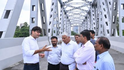 Mumbai News: मुंबईतील वाहतूक समस्येवर तोडगा! विद्याविहार, मानखुर्द हे दोन महत्त्वाचे मोठे उड्डाणपूल वेळेत पूर्ण करण्यावर भर