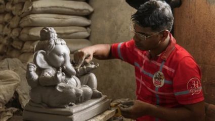 Mumbai News: परवानगीपूर्वीच केली मूर्तिकामाला सुरुवात! परळ येथील सार्वजनिक गणेशोत्सव मंडळाला रेल्वे प्रशासनाची तंबी