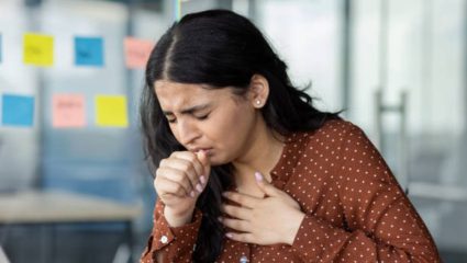 वातावरणातील बदलांमुळे रोगप्रतिकारशक्ती कमकुवत झाली आहे? मग नियमित प्या ‘हे’ आयुर्वेदिक काढे, आजारांपासून होईल बचाव