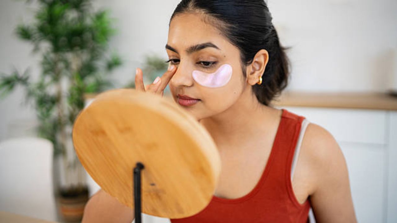 महागड्या Anti-Aging क्रिम लावण्यापेक्षा स्वयंपाक घरातील ‘या’ पदार्थांचा करा वापर, सुरकुत्या- काळे डाग होतील कायमचे गायब