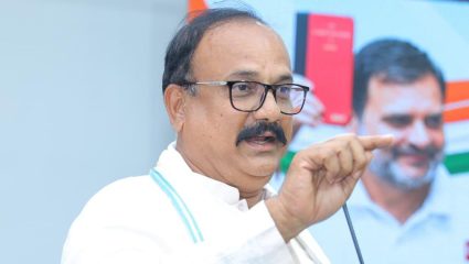 ‘उमेदवारी अर्ज रद्द करणे म्हणजे लोकशाहीवर अन्याय’; ‘स्वातंत्र्याच्या दुसऱ्या लढाईची गरज’, हर्षवर्धन सपकाळ यांचा सरकारवर हल्लाबोल