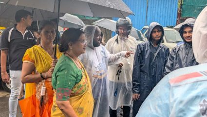 चेंबुर दुर्घटनेनंतर शिवसेनेच्या नगरसेविका तृष्णा विश्वासराव ॲक्शन मोडमध्ये; वडाळ्यात पावसाळी कामांचा घेतला आढावा