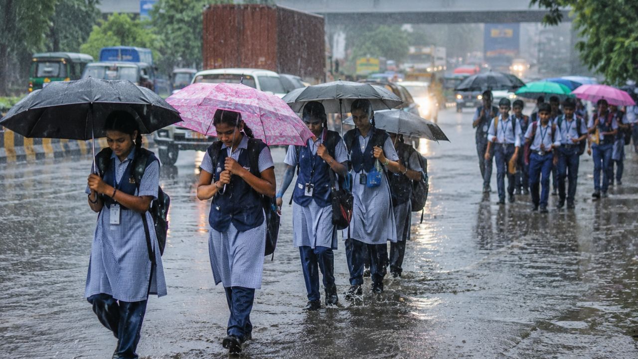 Thane Rain: ठाणे जिल्ह्यात पावसाचा ‘रेड अलर्ट’! केडीएमसी आणि उल्हासनगरमधील सर्व शाळा, कॉलेजेसना सुट्टी जाहीर