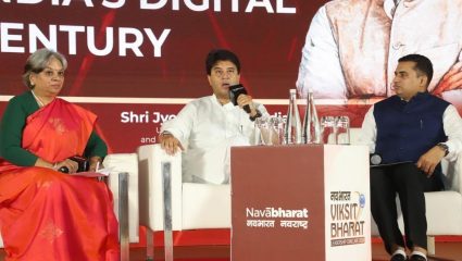 ‘आज भारत अमेरिकेच्याही पुढे…’, नवभारत कॉन्क्लेव्हमध्ये ज्योतिरादित्य सिंधिया यांनी सांगितले ‘विकसित भारताचे’ ३ महामंत्र