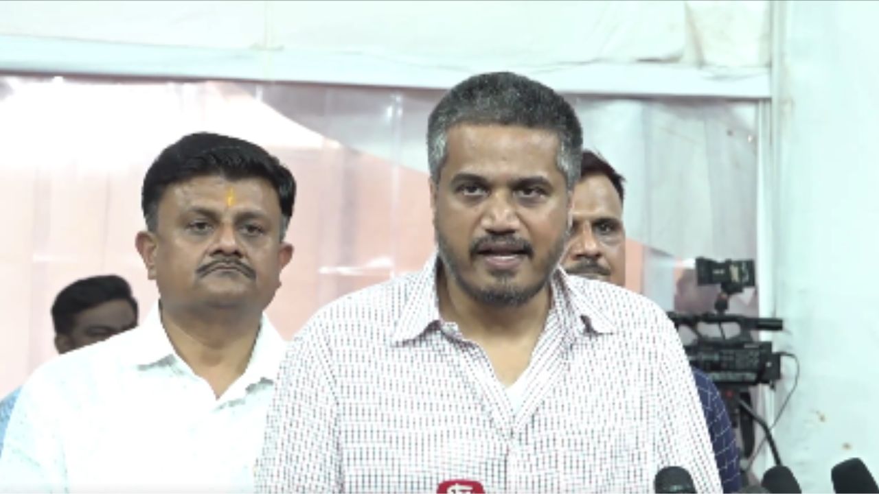 ‘मिसिंग लिंक’च्या निकृष्ट कामावरून रोहित पवारांचा सरकारवर जोरदार हल्लाबोल, राम मंदिर घोटाळ्याची न्यायिक चौकशी करण्याची मागणी
