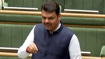 ‘हजार खोटारडे मेल्यानंतर हे जन्माला आले’; मिसिंग लिंकवरील टीकेला फडणवीसांचा विरोधकांवर पलटवार