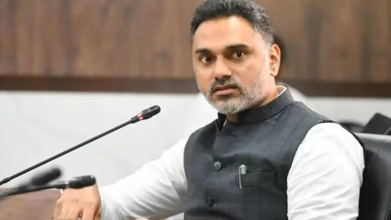 ‘संजय राऊत हे तर शरद पवारांचेच शिष्य’, एकनाथ शिंदेच्या भेटीनंतर गृहराज्यमंत्र्यांचा घणाघात; ‘पवार NDA मध्ये आले तर…