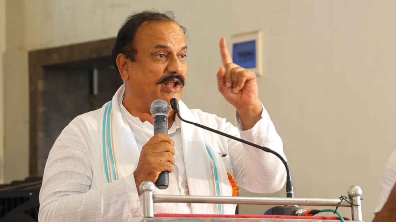 ‘संविधान संपवून हुकूमशाही आणण्याचा प्रयत्न, भाजपला वन नेशन, वन पॉलिटिकल पार्टी हवी’; हर्षवर्धन सपकाळांचा गंभीर आरोप