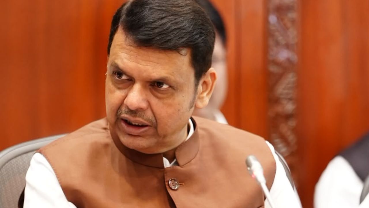 ‘महाराष्ट्राला सर्वाधिक सुलभ शासकीय सेवा देणारे राज्य बनवा’; मुख्यमंत्री देवेंद्र फडणवीस यांचे प्रशासनाला थेट आदेश