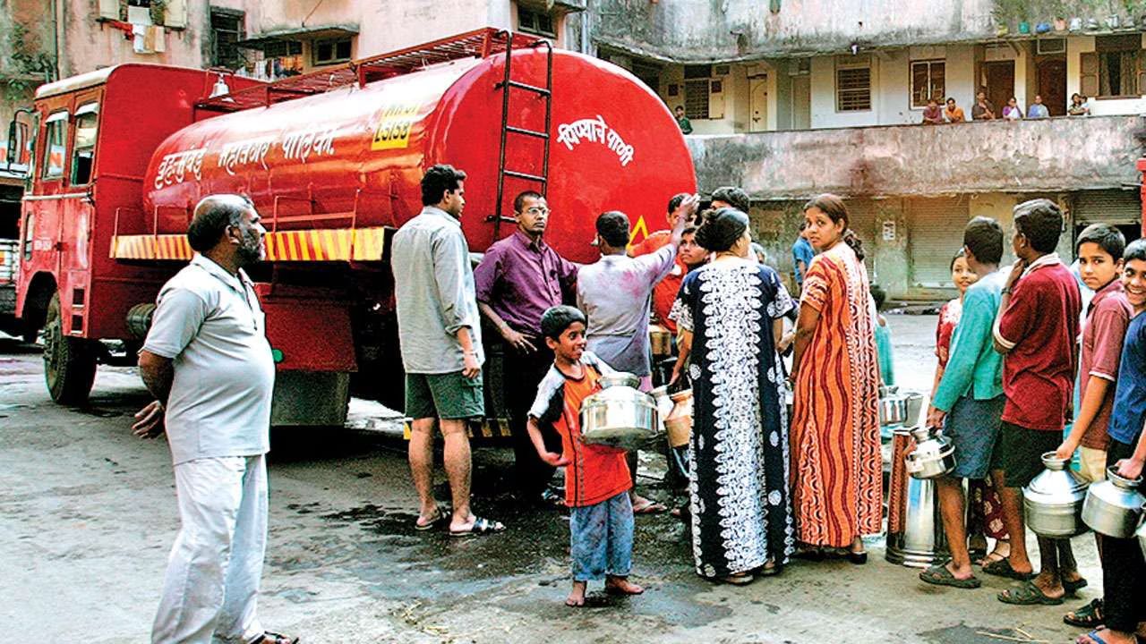 ऐन पावसाळ्यात मराठवाडा तहानलेलाच! १८२ गावे अन् ११७ वाड्यांना ३०३ टँकरचा आसरा; तर ‘या’ जिल्ह्यातच सर्वाधिक टँकर सुरू