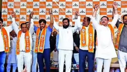 मोठी बातमी ! ठाकरेंचे 6 फुटीर खासदार आता अधिकृतपणे शिंदे गटात; एकनाथ शिंदेंची पहिली प्रतिक्रिया