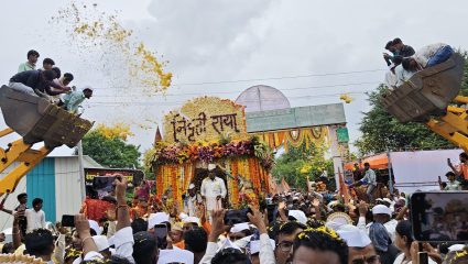 ‘माऊली’च्या गजरात संत निवृत्तीनाथ महाराजांच्या पालखीचे सोलापूर जिल्ह्यात जल्लोषात स्वागत