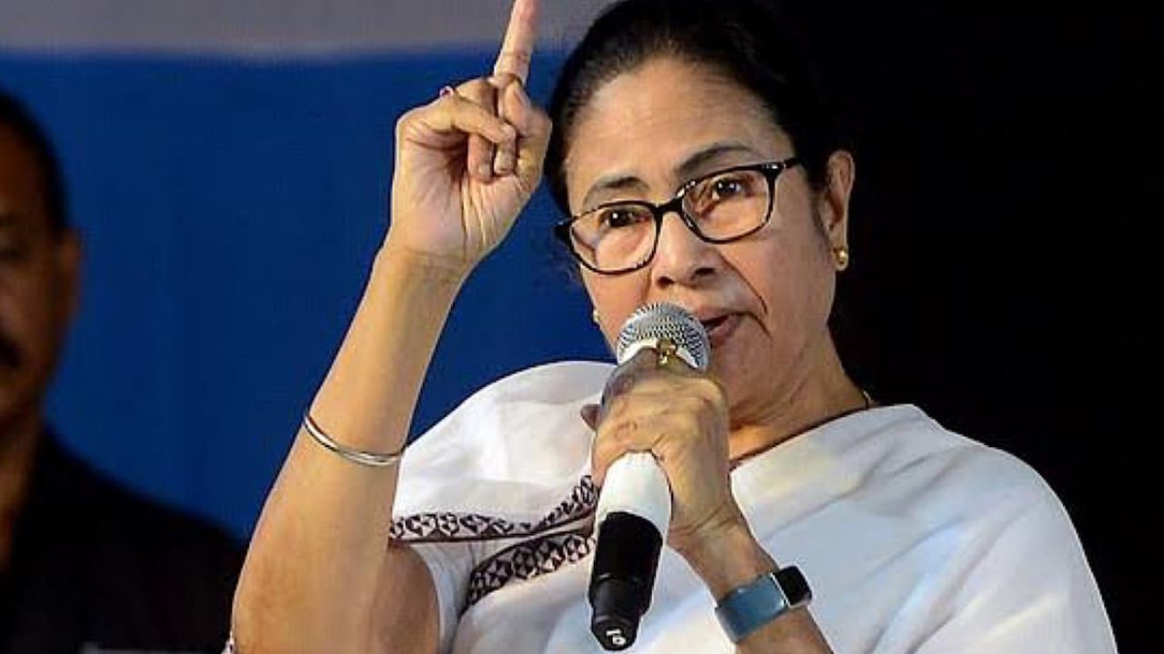 Mamata Banerjee: ‘हे कसले सरकार जे आपल्याच विद्यार्थ्यांना घाबरते’? दिल्लीतील लाठीमारावरून ममता बॅनर्जींचा थेट हल्ला