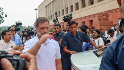 ‘पंतप्रधानांनी देशातील विद्यार्थ्यांची माफी मागावी’; लाठीमारावरून राहुल गांधींचा थेट हल्ला; RLM रुग्णालयात जखमींची घेणार भेट