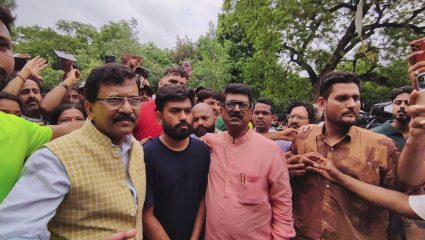 ‘जास्त तेल ओताल तर सरकार जळून खाक होईल’; जंतर-मंतरवरून संजय राऊतांचा इशारा, CJP आंदोलनाला पुन्हा पाठिंबा