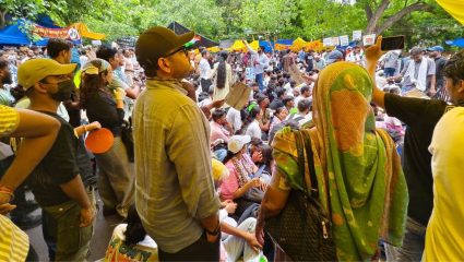 CJP Protest: आमदार रोहित पाटील थेट दिल्लीतील ‘जंतर-मंतर’वर; NEET आंदोलक विद्यार्थ्यांमध्ये मिसळून केंद्र सरकारविरोधात निदर्शने