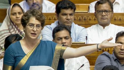 Priyanka Gandhi: विद्यार्थी काय दहशतवादी होते का? लोकसभेत प्रियंका गांधींचा थेट पंतप्रधान मोदी आणि अमित शाहांवर हल्लाबोल!