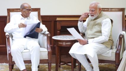 राष्ट्रवादीच्या विलीनीकरणाच्या चर्चेदरम्यान शरद पवारांचा मोठा डाव! पंतप्रधान मोदींना दिले बारामतीचे आमंत्रण; राजकीय वर्तुळात खळबळ