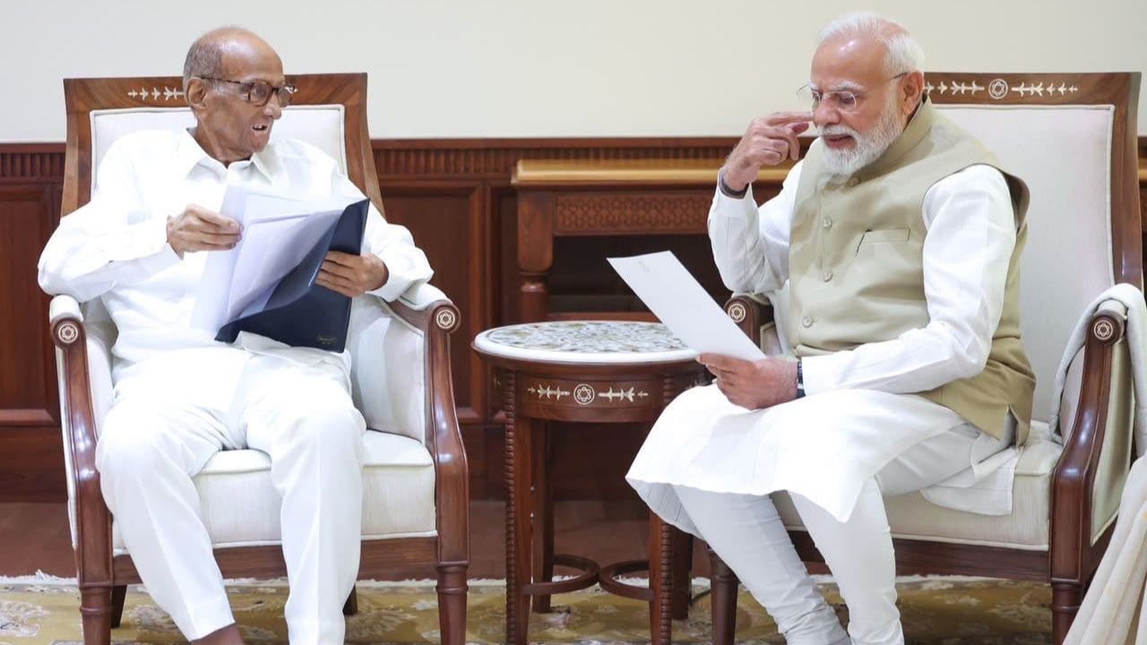 राष्ट्रवादीच्या विलीनीकरणाच्या चर्चेदरम्यान शरद पवारांचा मोठा डाव! पंतप्रधान मोदींना दिले बारामतीचे आमंत्रण; राजकीय वर्तुळात खळबळ