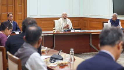 होर्मुज संकटामुळे केंद्र सरकार ॲक्शन मोडमध्ये! पंतप्रधान मोदींची उच्चस्तरीय बैठक; इंधन अन्… महत्त्वाचे निर्देश