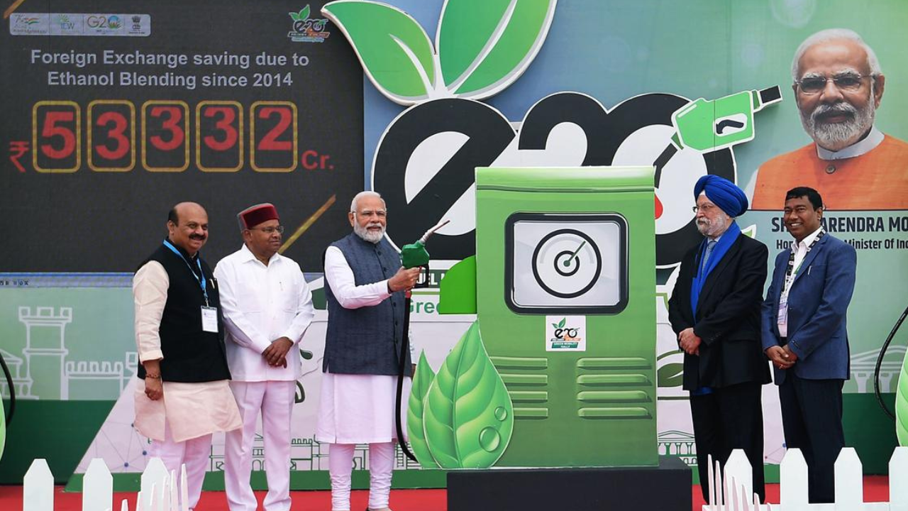 इथेनॉल वॉर: भारताचे ‘हरित इंधन’ की वाहनचालकांच्या खिशाला कात्री? इंजिन, शेती आणि देशाच्या अर्थकारणावर होणाऱ्या परिणामांचे विश्लेषण