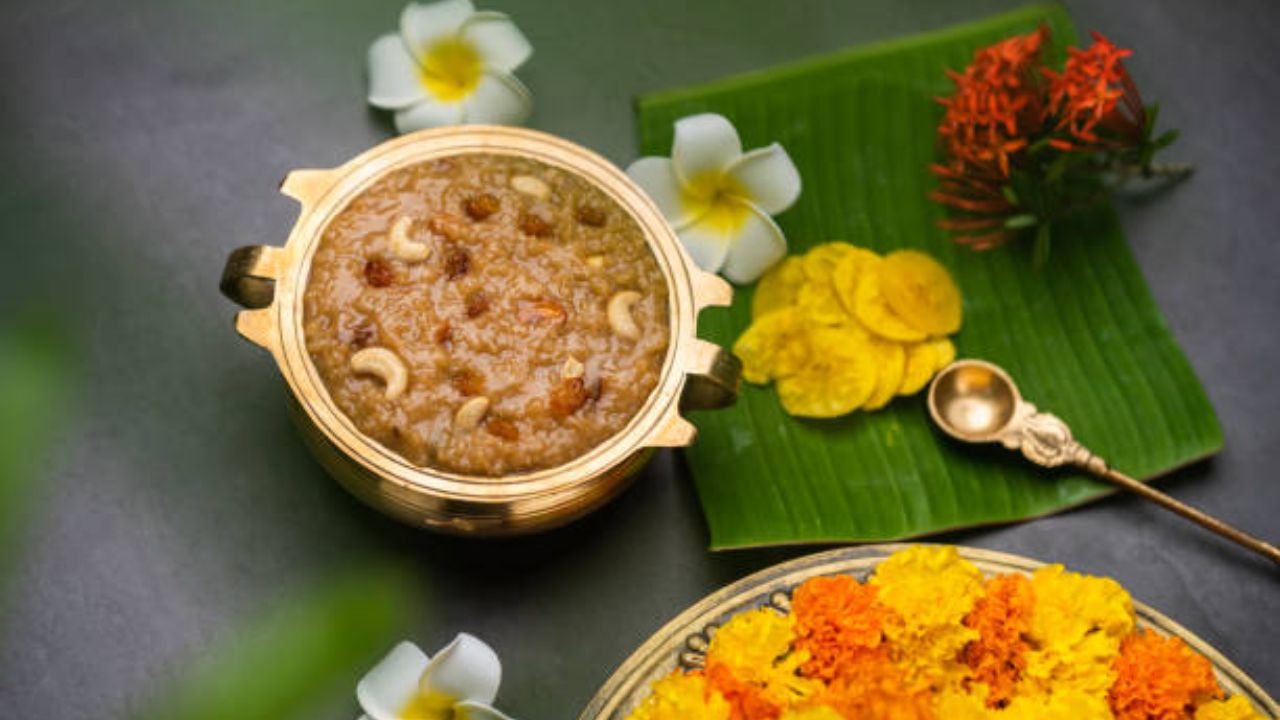 South Indian Dessert: अस्सल दाक्षिणात्य पद्धतीने बनवा मऊ लुसलुशीत गोड पोंगल, पारंपरिक पदार्थाने वाढेल जेवणाची चव