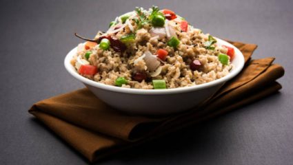 Breakfast Recipe: सकाळच्या नाश्त्यात बनवा चविष्ट हेल्दी मसालेदार ओट्स, लहान मुलांसह मोठेसुद्धा खातील आवडीने