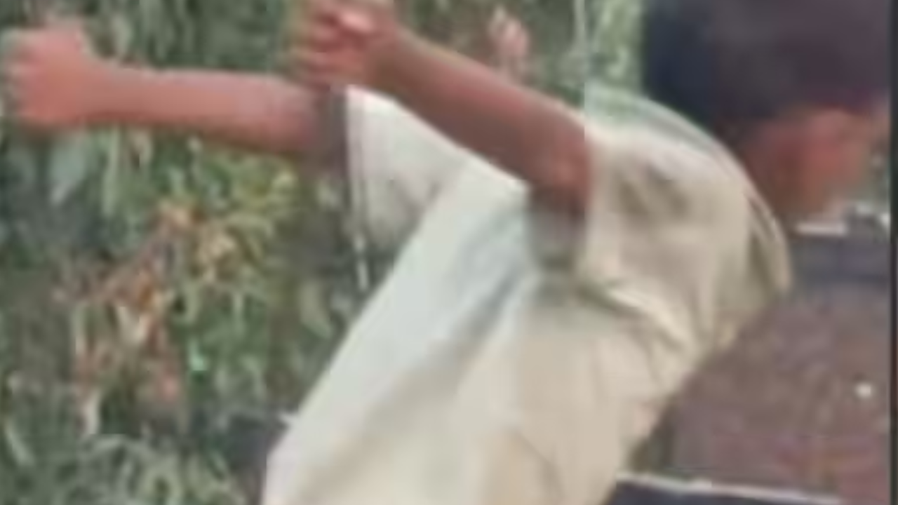 Reel Viral Video: रील बनवण्याच्या नादात होत्याचं नव्हत घडलं, VIDEO पाहून नेटकऱ्यांचा संताप