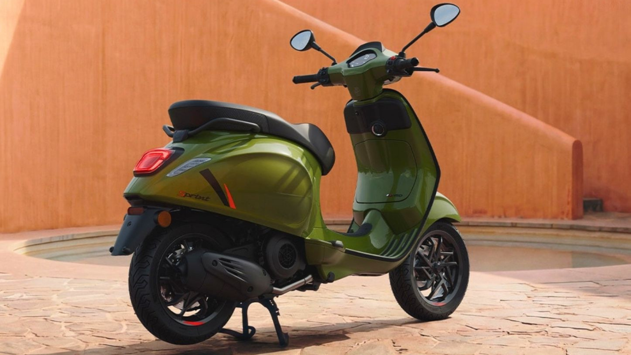 Piaggio 2027 मध्ये आणतेय स्वस्त ‘मेड-इन-इंडिया’ स्कूटर्स; बारामती प्लांटमध्ये होणार निर्मिती! काय असतील खास फीचर्स