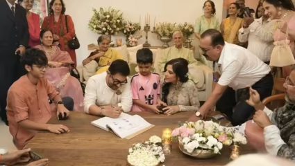 Aamir Khan Married: आमिर खान-गौरी स्प्रॅट अडकले लग्नबंधनात; अभिनेता झाला भावूक, विवाहसोहळ्याचा पहिला फोटो आला समोर
