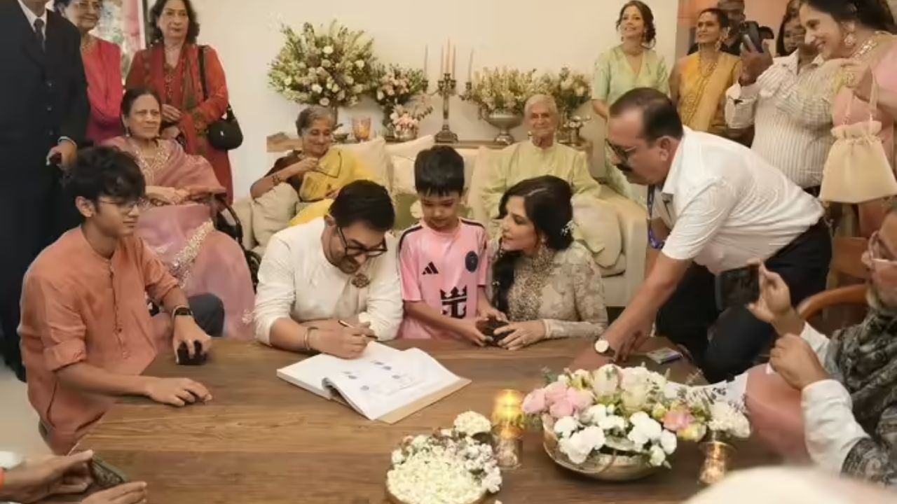 Aamir Khan Married: आमिर खान-गौरी स्प्रॅट अडकले लग्नबंधनात; अभिनेता झाला भावूक, विवाहसोहळ्याचा पहिला फोटो आला समोर