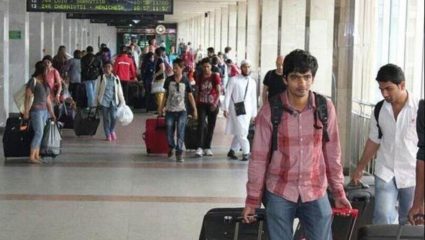 Indian Students Returning From Abroad: परदेशातील शिक्षणाची क्रेझ ओसरली? ‘या’ कारणामुळे दोन वर्षांत तब्बल ३१% विद्यार्थी घटले!