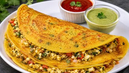 Besan-Paneer Chilla: नाश्त्यासाठी झटपट बनवा हेल्दी आणि टेस्टी बेसन-पनीर स्टफ्ड चिला; रेसिपी नोट करा