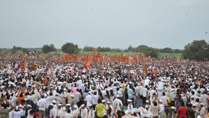 वाखरीत भक्तीचा महासागर, माऊलींच्या गोल रिंगणात लाखो वारकरी तल्लीन; ‘ज्ञानोबा-तुकाराम’च्या जयघोषाने दुमदुमला परिसर