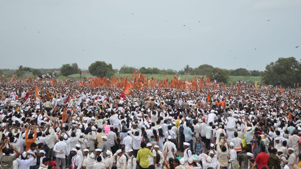 वाखरीत भक्तीचा महासागर, माऊलींच्या गोल रिंगणात लाखो वारकरी तल्लीन; ‘ज्ञानोबा-तुकाराम’च्या जयघोषाने दुमदुमला परिसर
