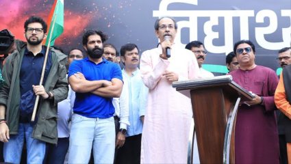 धर्मेंद्र प्रधानांनंतर आता नितीन गडकरी टार्गेटवर? उद्धव ठाकरेंच्या एका वक्तव्याने राजकीय चर्चांना उधाण
