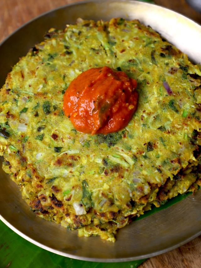 विकेंड स्पेशल, सकाळच्या नाश्त्याला बनवा काकडीचे थालीपीठ 
