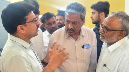 एसआयआर कार्यक्रमांतर्गत पिंपळगाव राजात कामकाजाची पाहणी; अधिकाऱ्यांना दिल्या मार्गदर्शक सूचना
